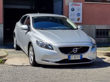 VOLVO V40 D3