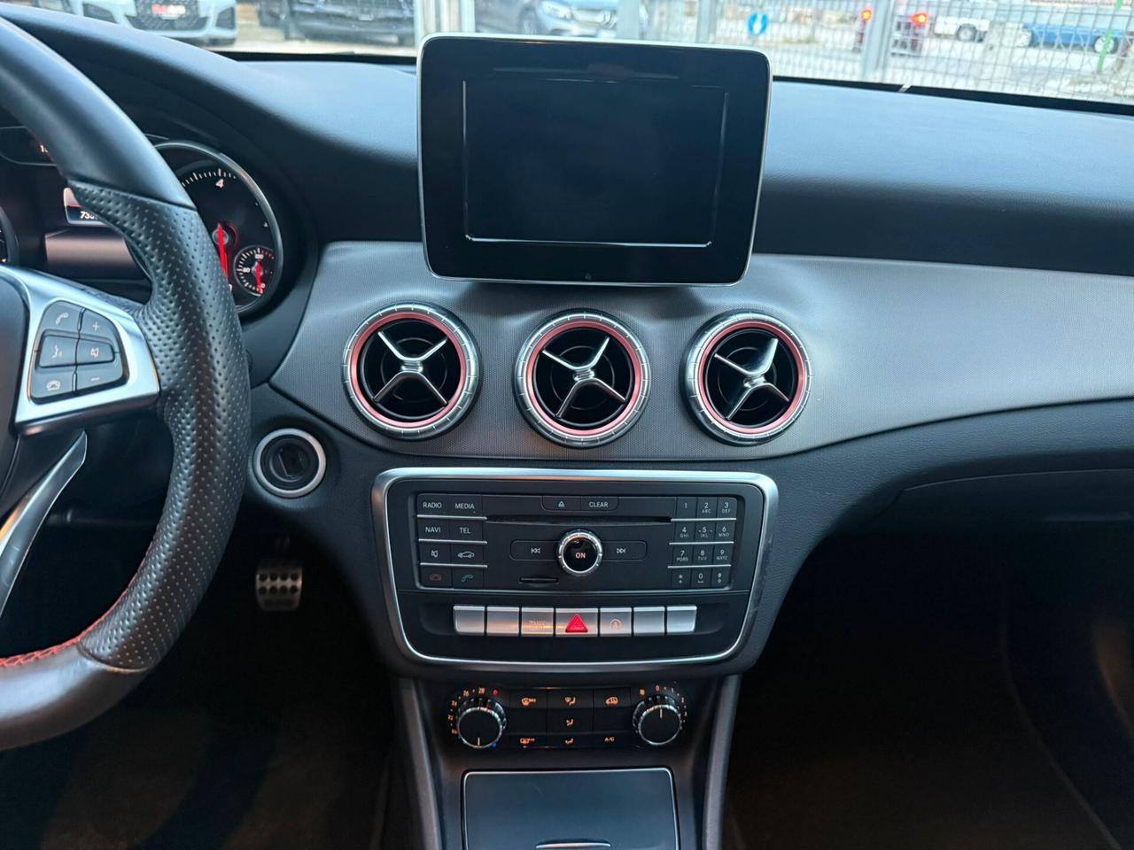 Mercedes-benz CLA 200 d Premium Amg 72000km