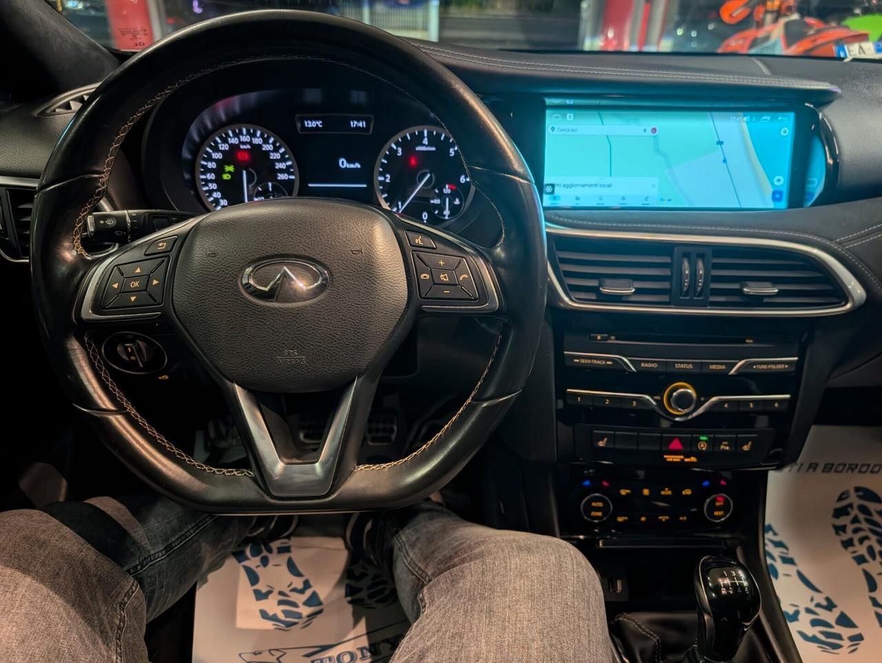 Infiniti Q30 1.5 diesel Sport Black