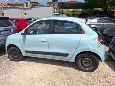 RENAULT TWINGO 900 BENZINAGPL 2019 SINISTRATA