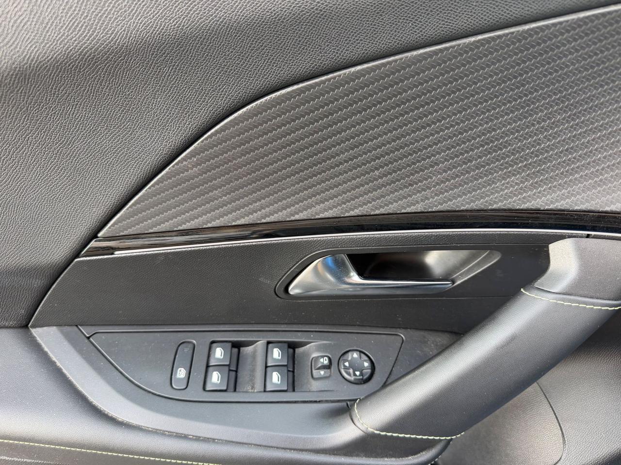 Peugeot 2008 GT 1.2 PureTech 130 #11350