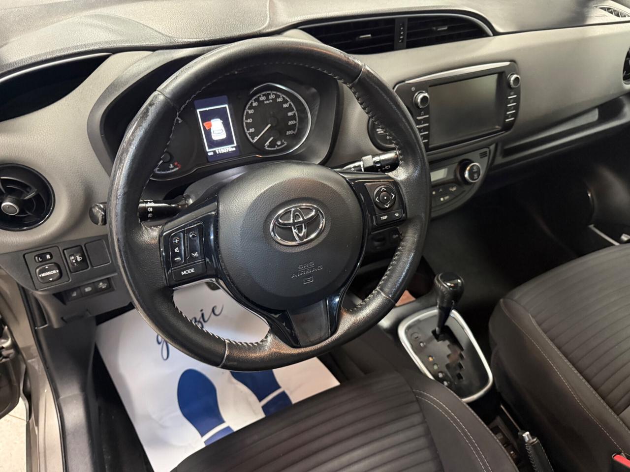 Toyota Yaris 1.5 Hybrid Grey Edition Auto 73CV