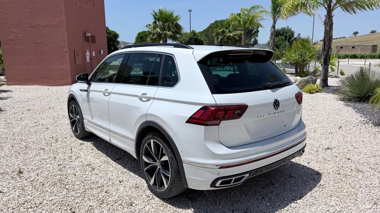 Volkswagen Tiguan 2.0 TDI 150 CV SCR DSG R-Line