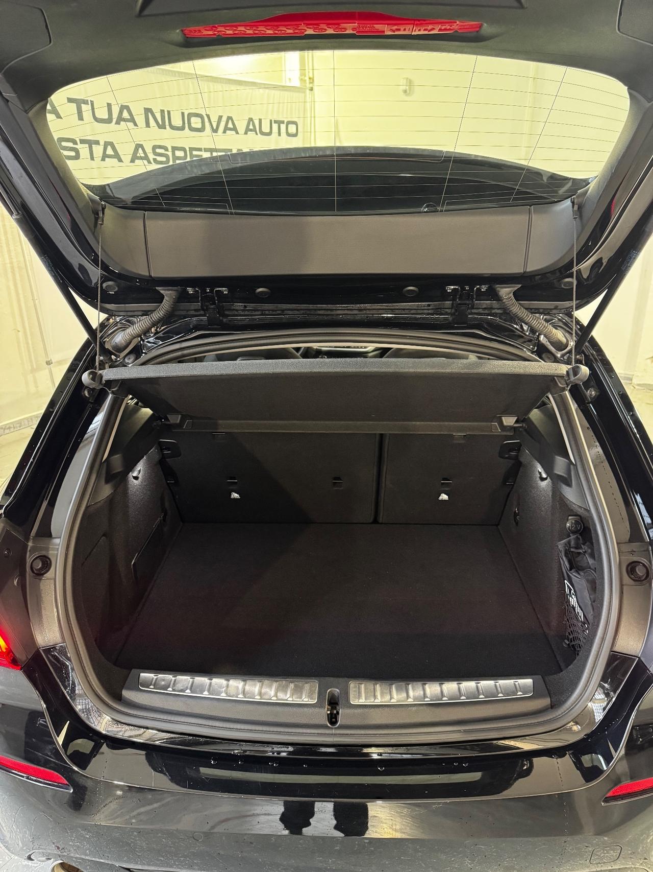 Bmw 116 116d 5p. Business Advantage