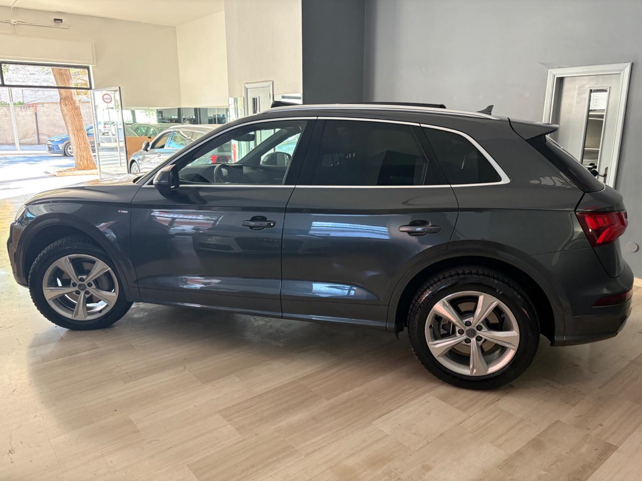 Audi Q5 2.0 190cv S tronic - S Line - TETTO PANORAMICO