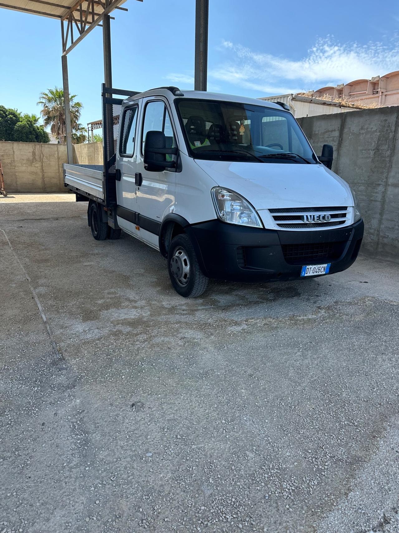 Iveco Daily 7 posti Cassonato fisso