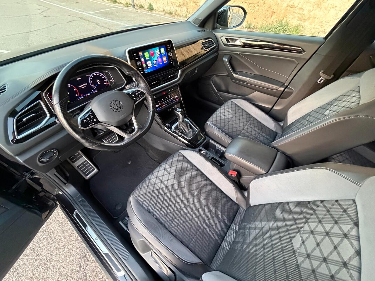 Volkswagen T-Roc R-LINE/2.0 150 CV/18"/FULL LED/CAR PLAY