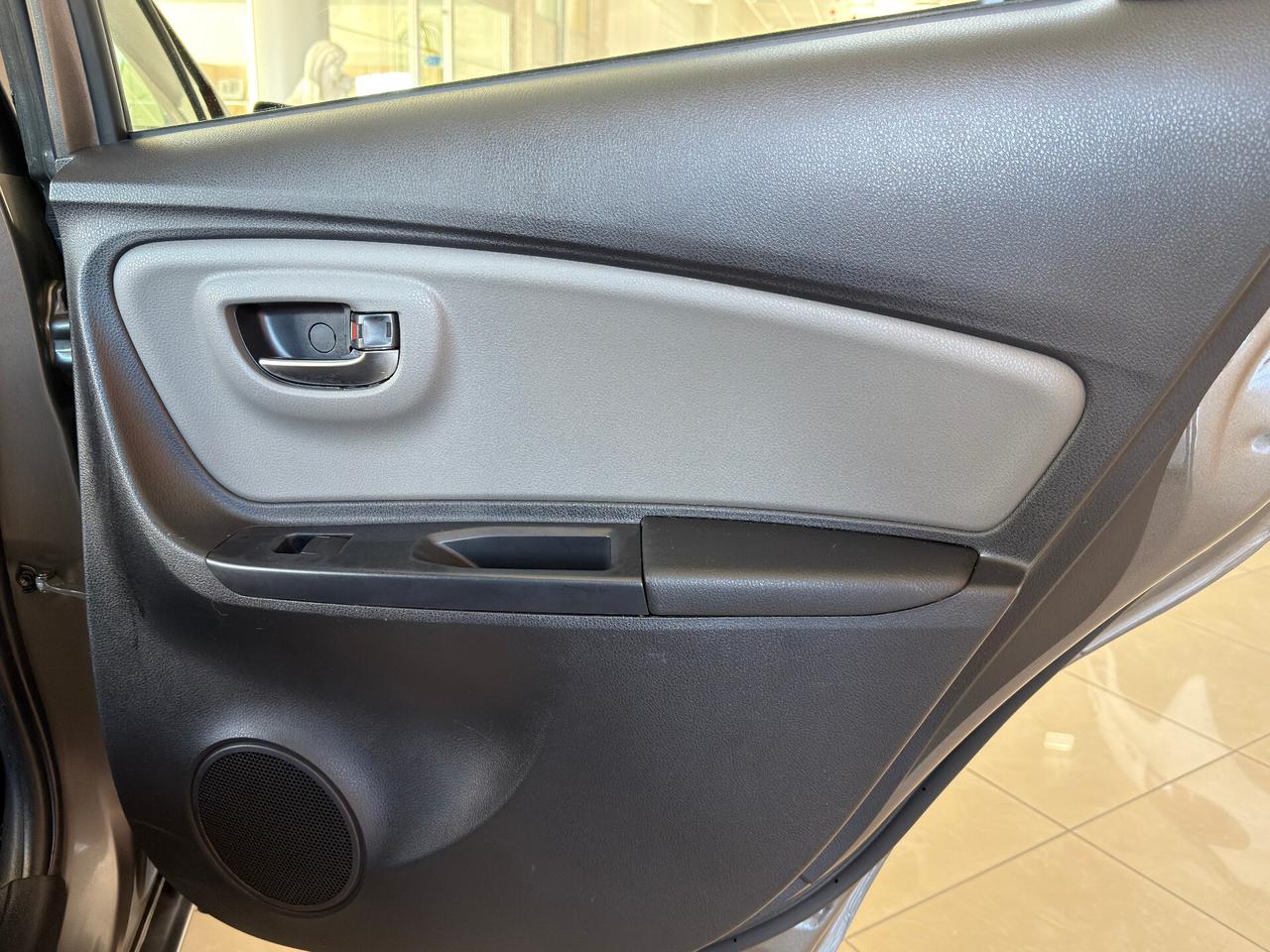 TOYOTA Yaris Active 5p - 1.0 Benz. 70cv E6