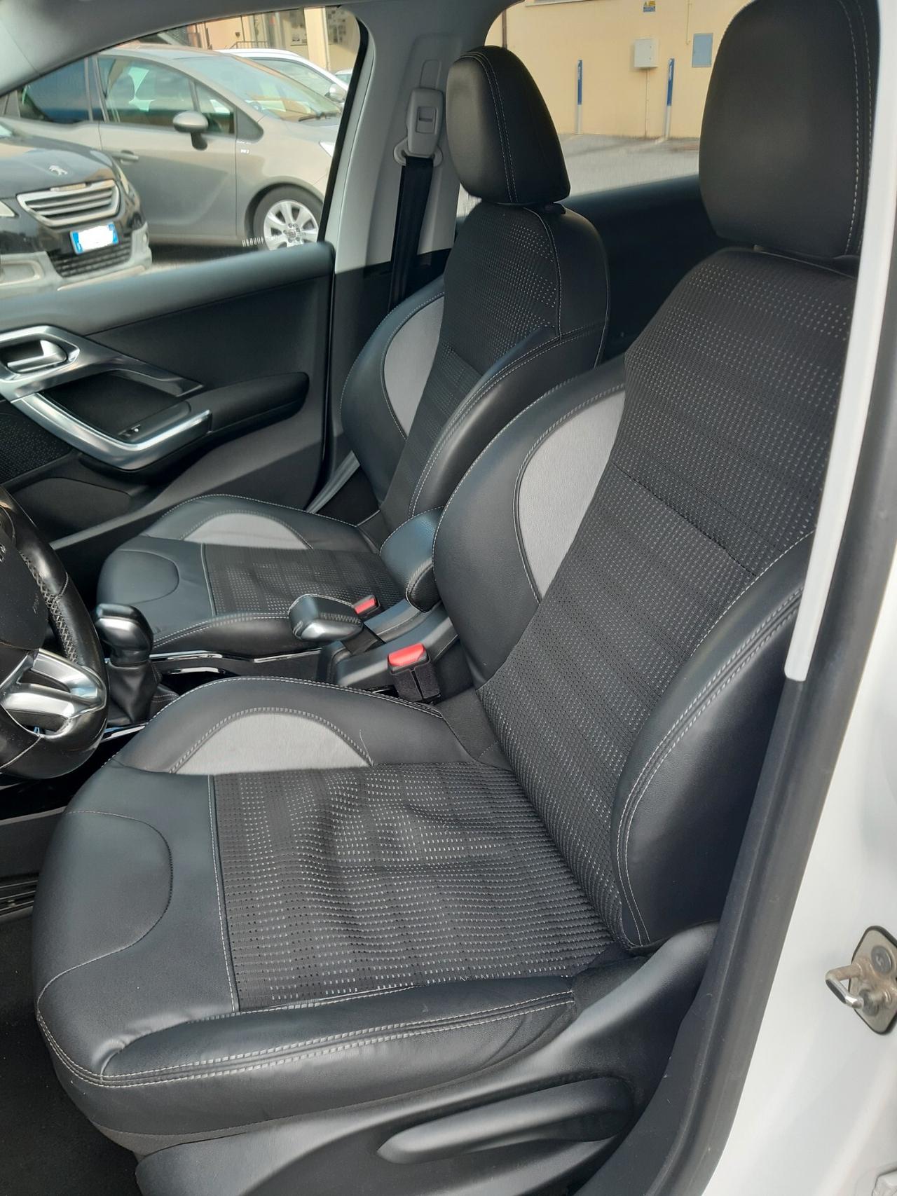 Peugeot 2008 BlueHDi 100 Allure