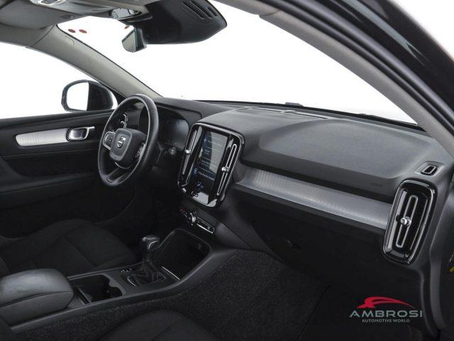 VOLVO XC40 D3 Momentum - AUTOCARRO N1