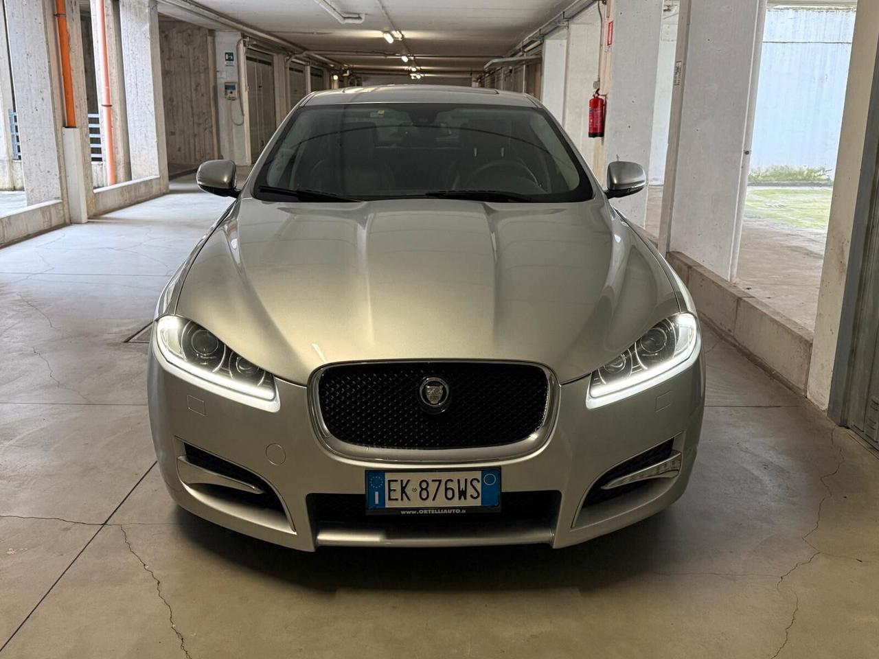 Jaguar XF 2.2 D 190 CV Impeccabile, finanziabile, pacchetto R design