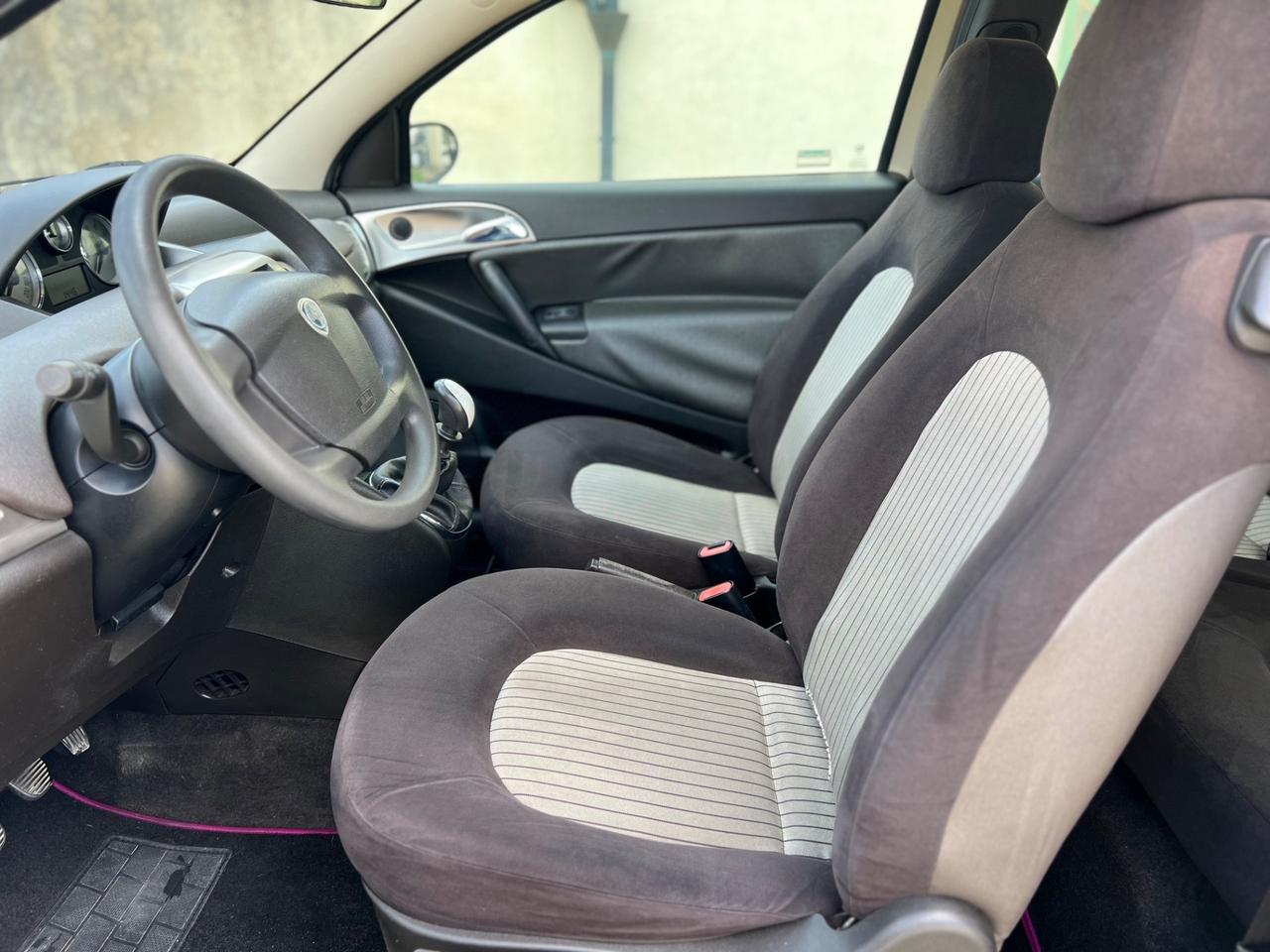 Lancia Ypsilon 1.2 Oro
