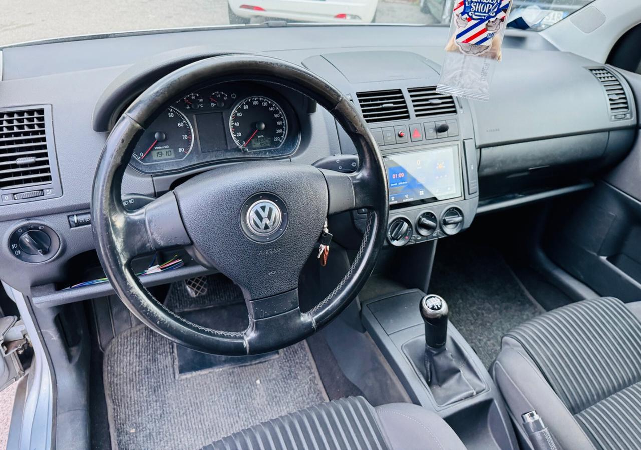 Volkswagen Polo 1.4/75CV 16V 3p. Sportline