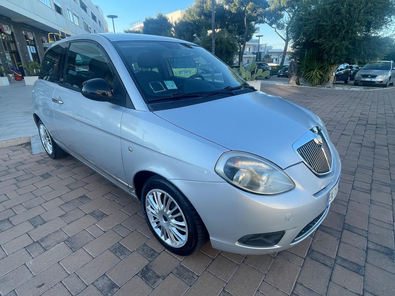 Lancia Ypsilon 1.4 Unyca Ecochic GPL 77 cv