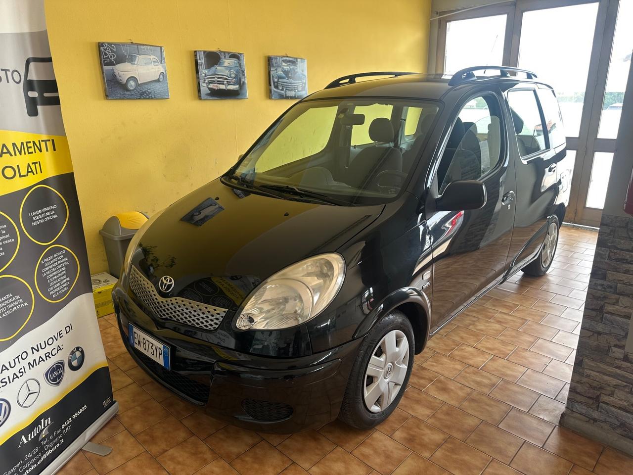 Toyota Yaris Verso 1.3benz. Cambio Automatico