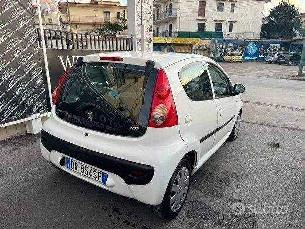 PEUGEOT 107 1000benzina