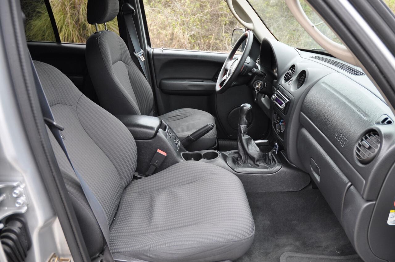 Jeep Cherokee 2.5 CRD Sport