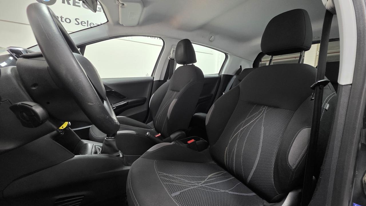 Peugeot 208 1.4 HDi 68 CV 5 porte Allure 07/2014 Neopatentati Euro 5B