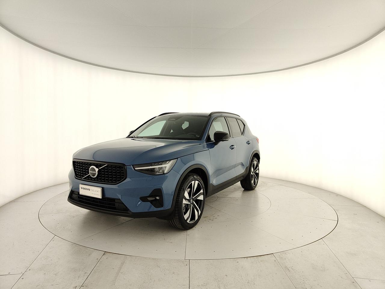 VOLVO XC40 2.0 b3 Ultimate Dark auto