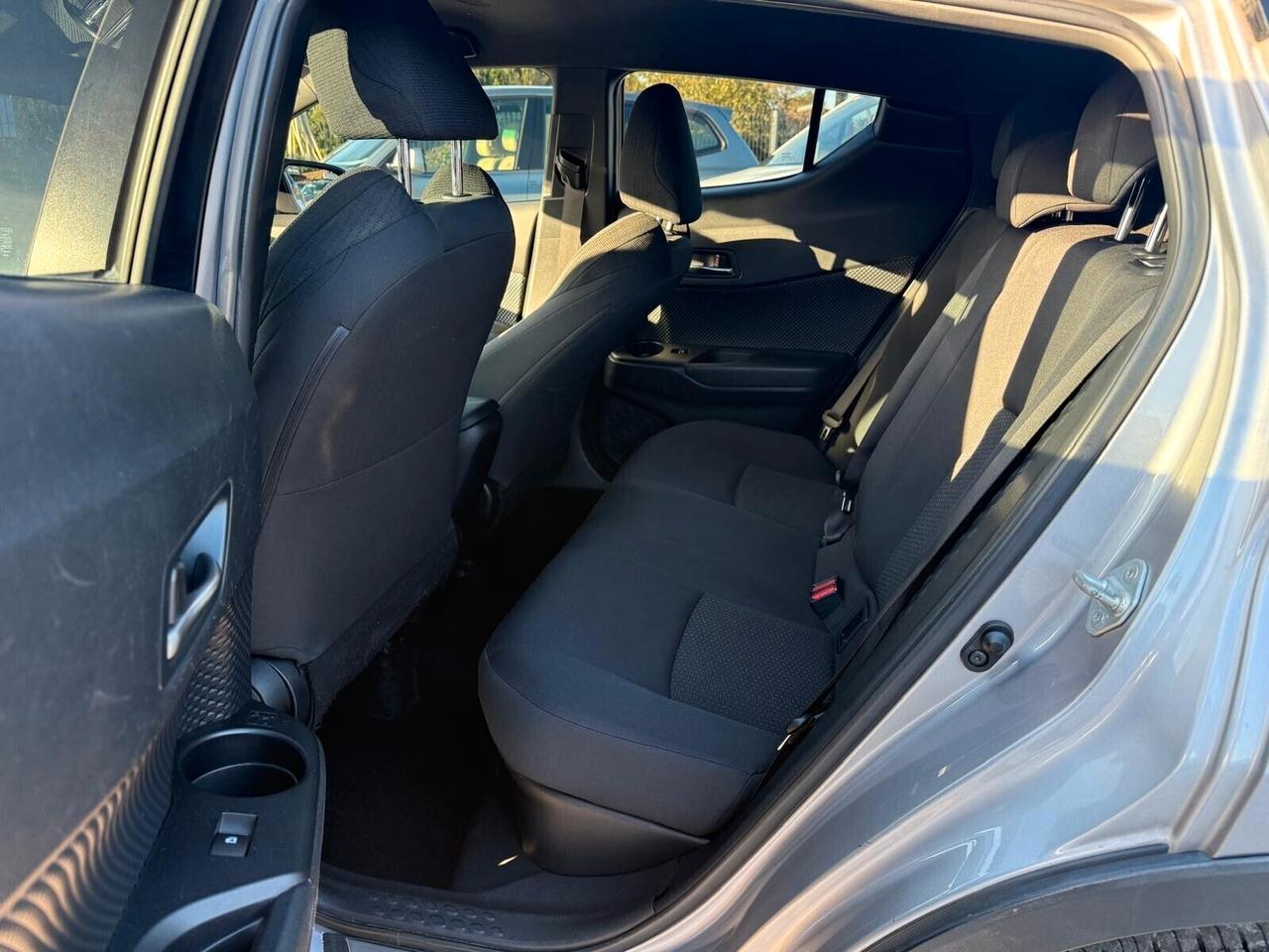 Toyota C-HR 1.8 Hybrid E-CVT Business