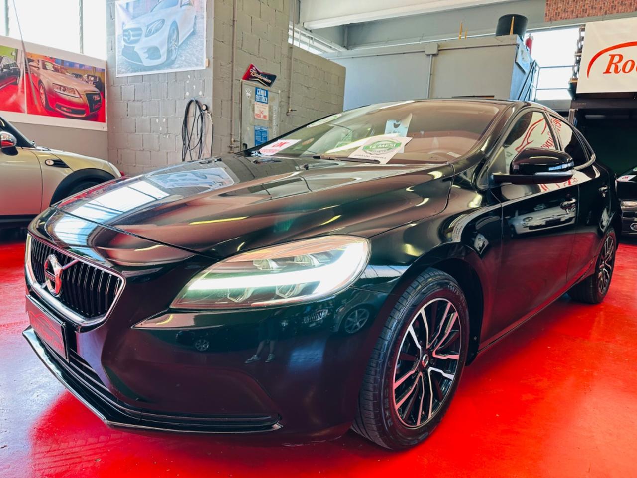 Volvo V40 2.0d 120CV Geartronic R-design