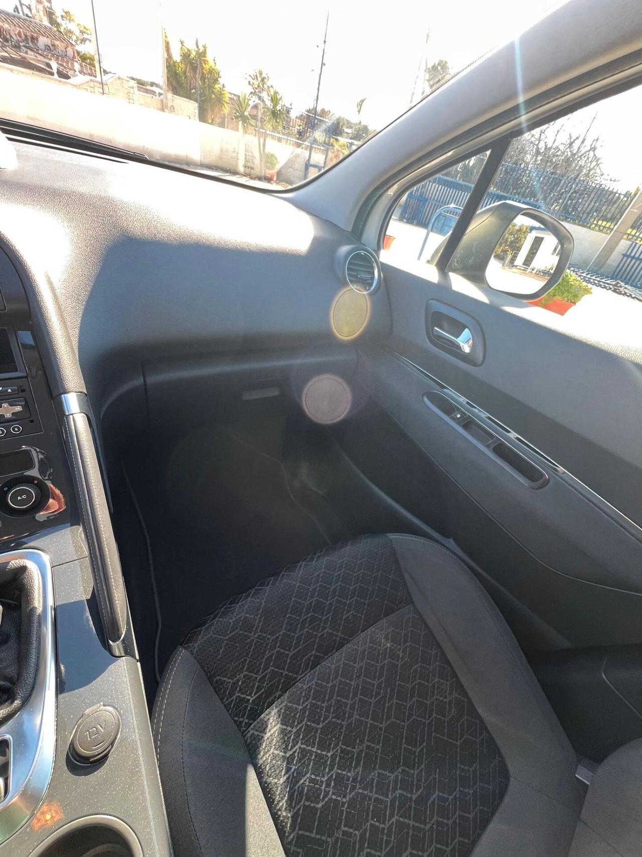 Peugeot 3008 1.6 HDi 115CV Business