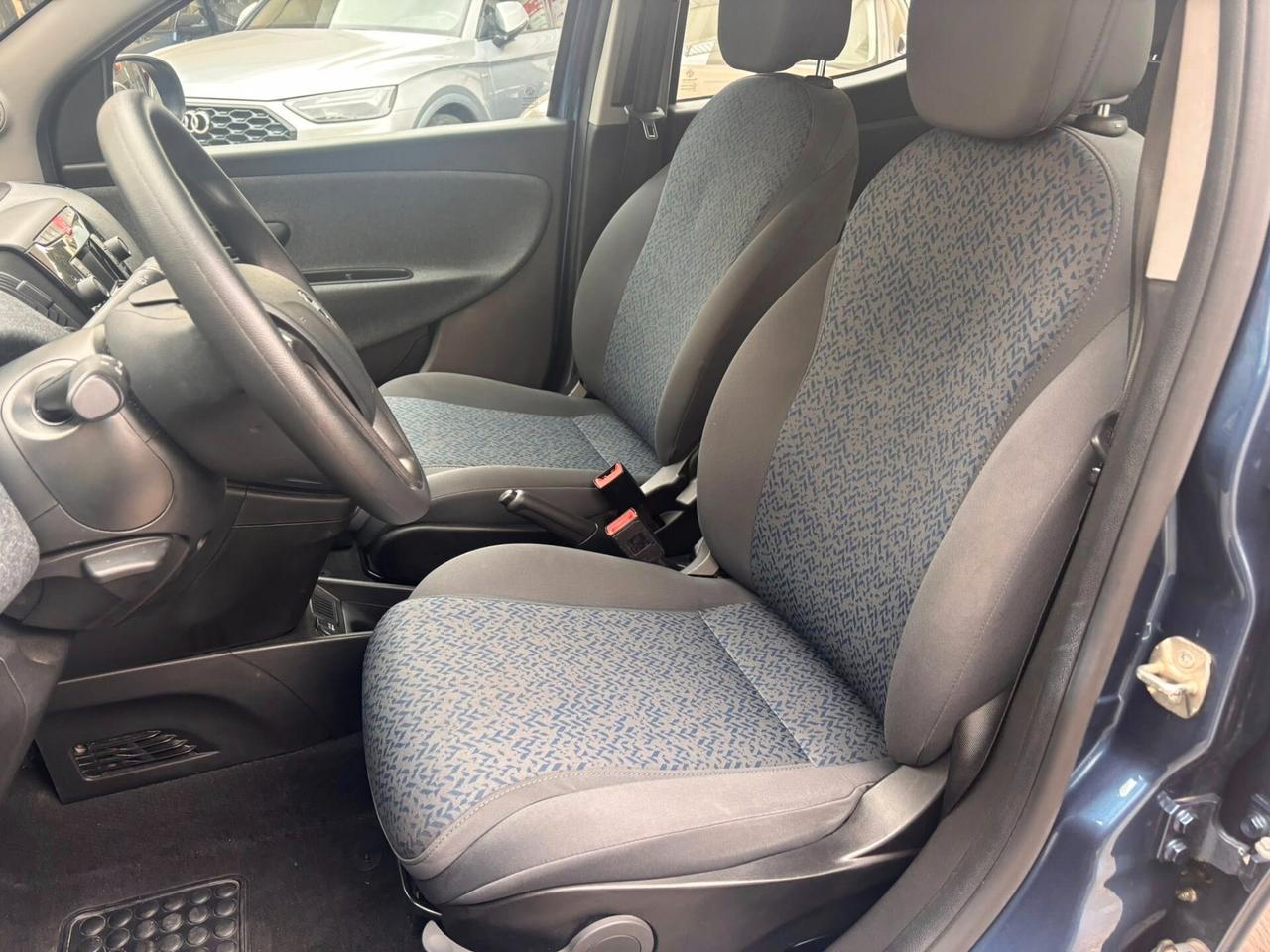 Lancia Ypsilon 1.0 FireFly 5 porte S&S Hybrid Silver Plus