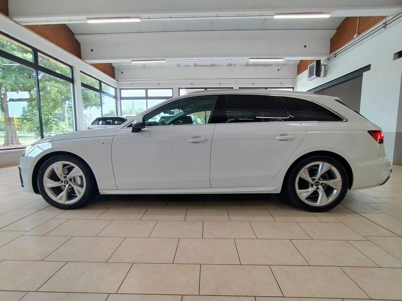AUDI A4 Avant 40 TDI quattro SLINE MATRIX VIRTUAL