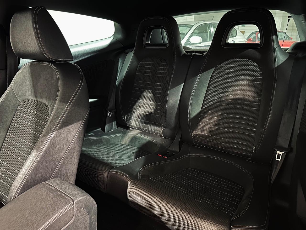Volkswagen Scirocco 2.0 TDI TETTO-NAVI-UNICOPRIETARIO