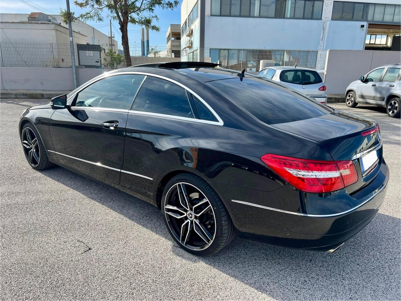 Mercedes-benz E 220 E 220 CDI Coupé BlueEFFICIENCY Avantgarde