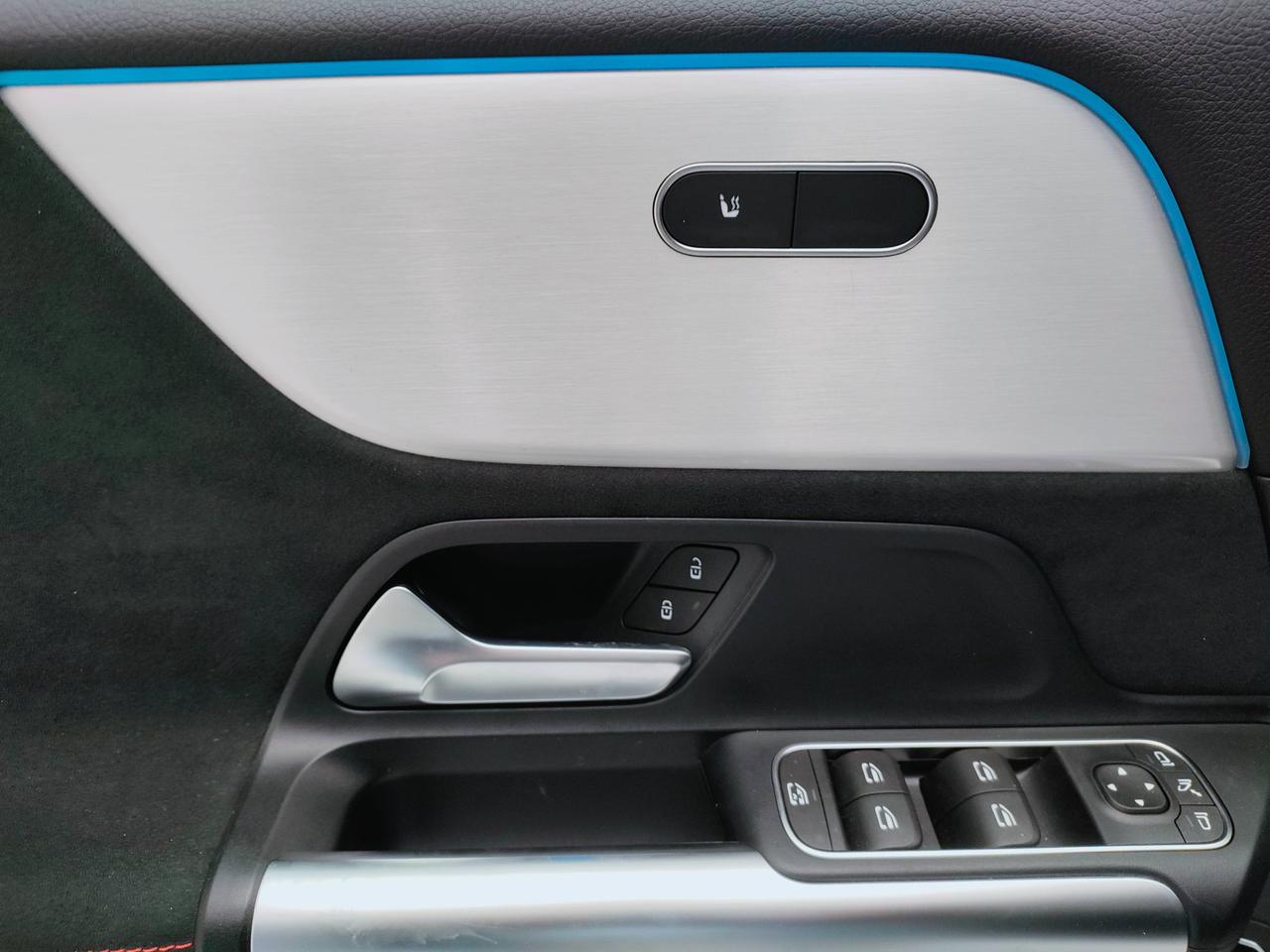 Mercedes-Benz Classe B - W247 2023 - B 180 d AMG Line Advanced Plus auto