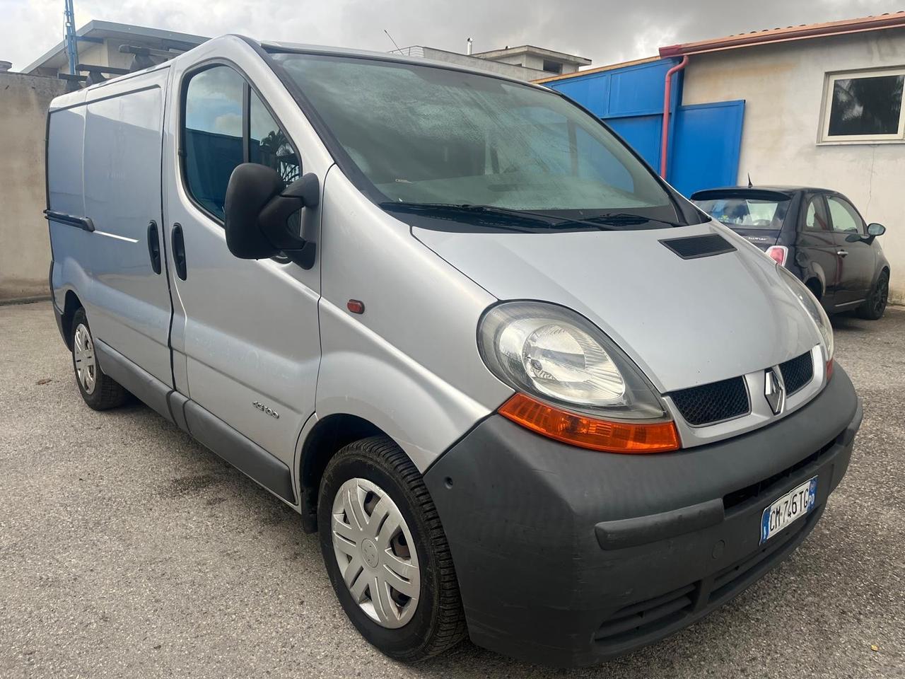 Renault trafic cargo 1.9 dci-cv 100 -2004