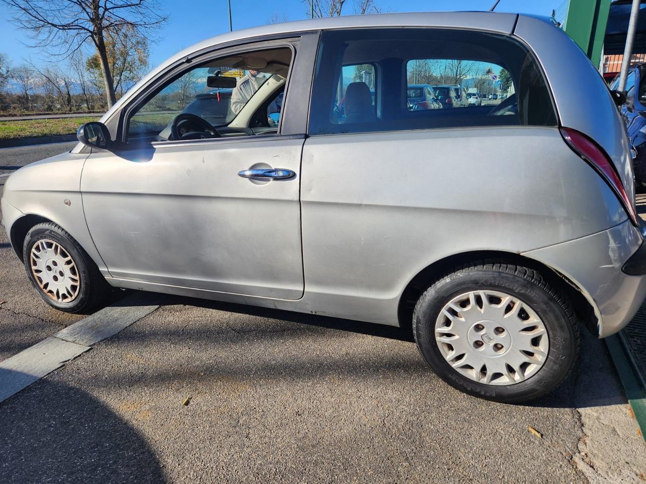 Lancia Ypsilon 1.2 Oro Giallo