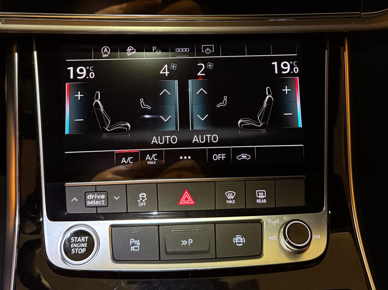 PAZZESCA AUDI Q8 S-LINE MILD-HYBRID CON SOLI 17.621 KM