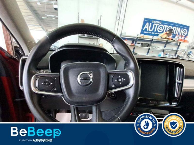 Volvo XC40 2.0 D4 MOMENTUM AWD GEARTRONIC