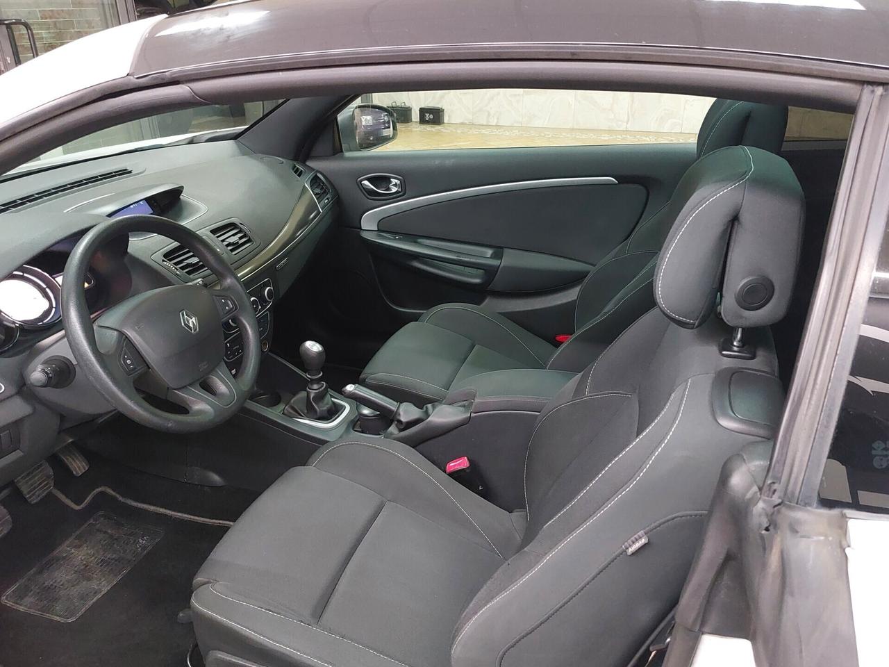 Renault Megane Mégane C-C 1.5 dCi 110CV EDC Wave Edition