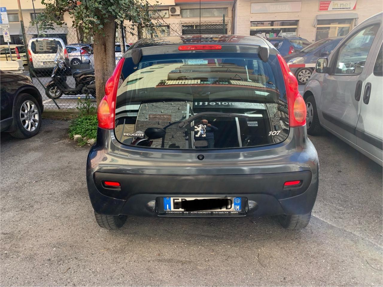 Peugeot 107 1.0 68CV 5p. 03/2011 km 112000