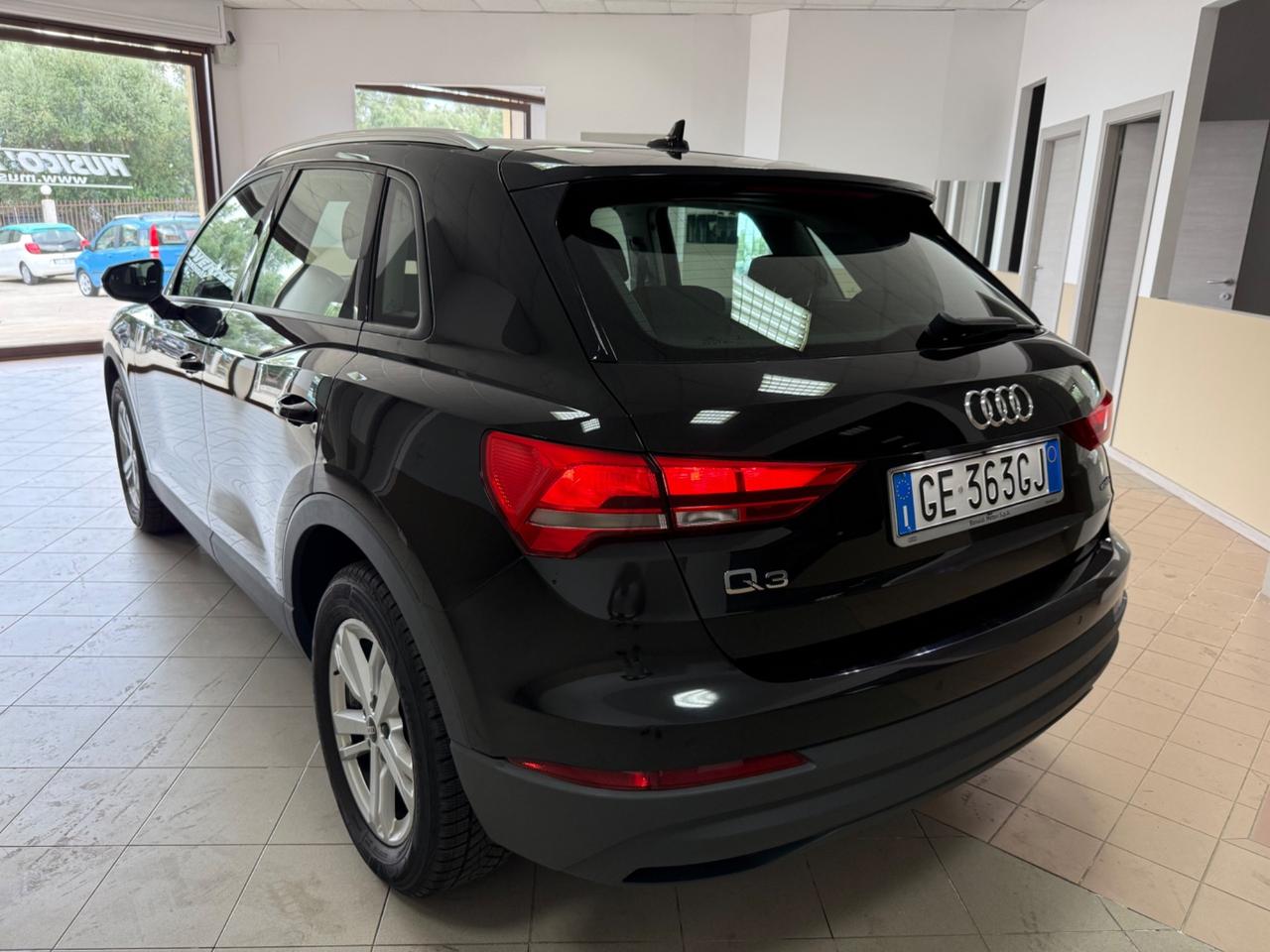 Audi Q3 35 TDI quattro S tronic Business