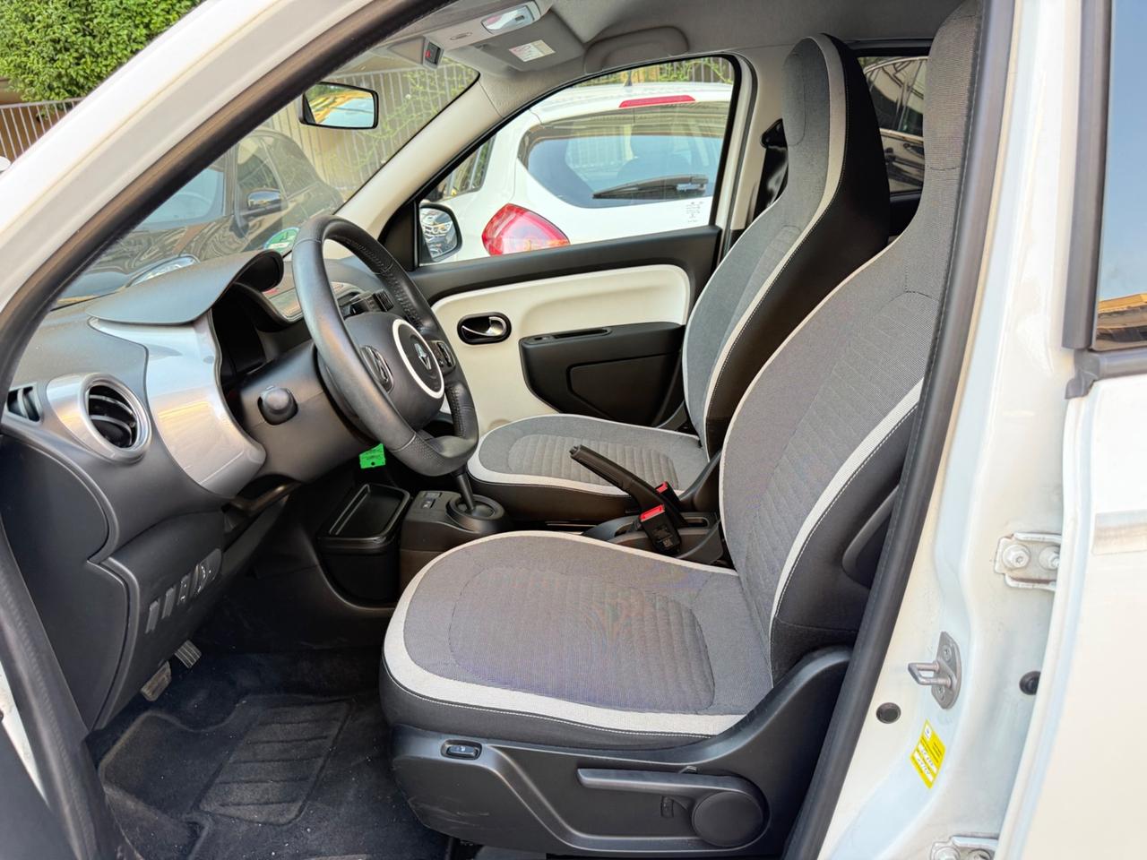 Renault Twingo LIMITEED C.AUTOMATICO PDC BLUETOOTH CERCHI 16