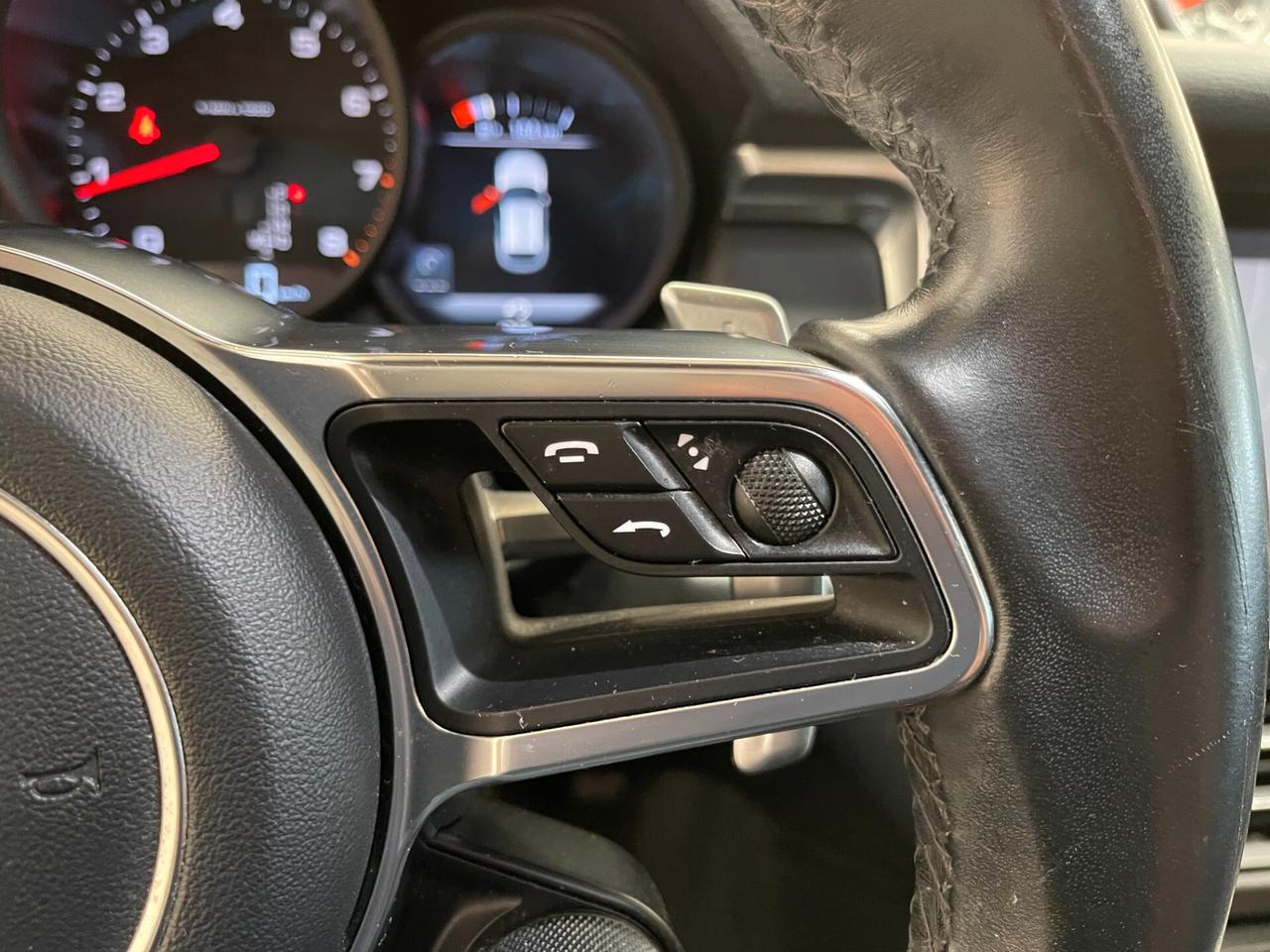 Porsche Macan 2.0 245cv pdk-LEGGI SOTTO