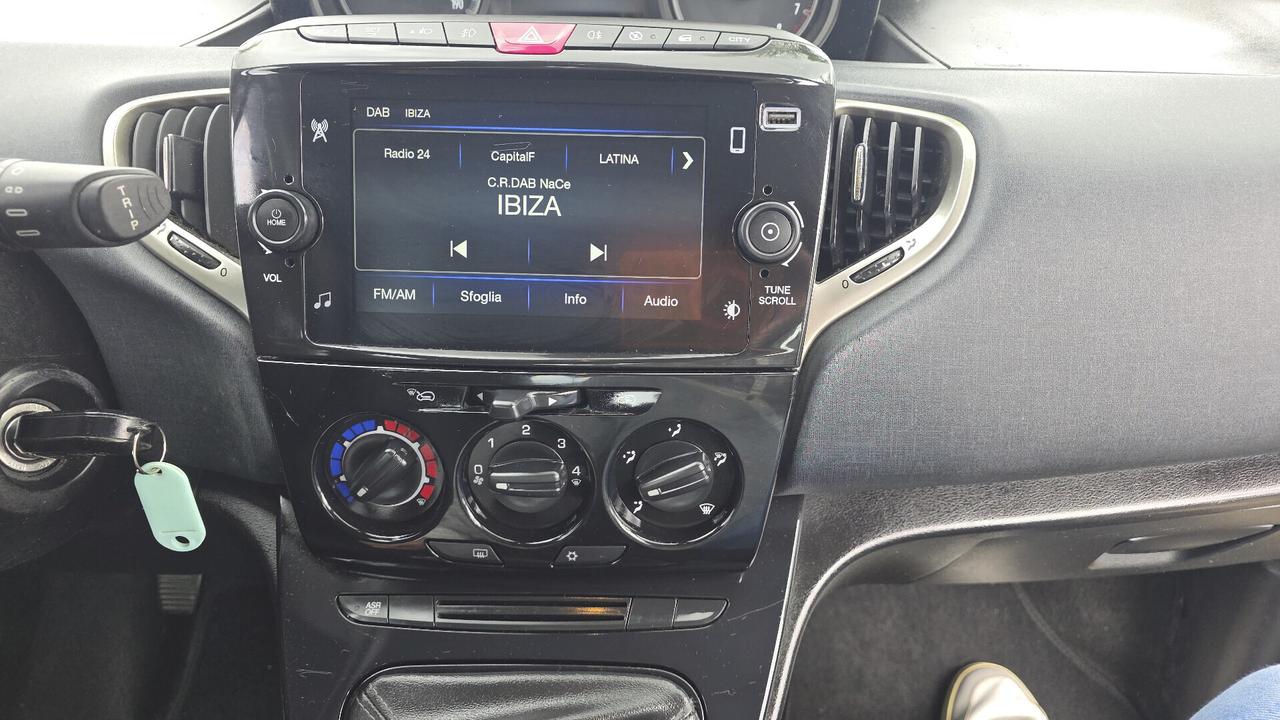 Lancia Ypsilon 1.0 FireFly 5 porte S&S Hybrid