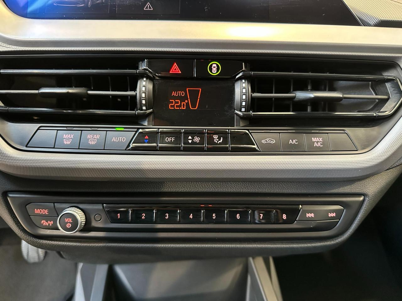 BMW 118 i Advantage - LED - 17"