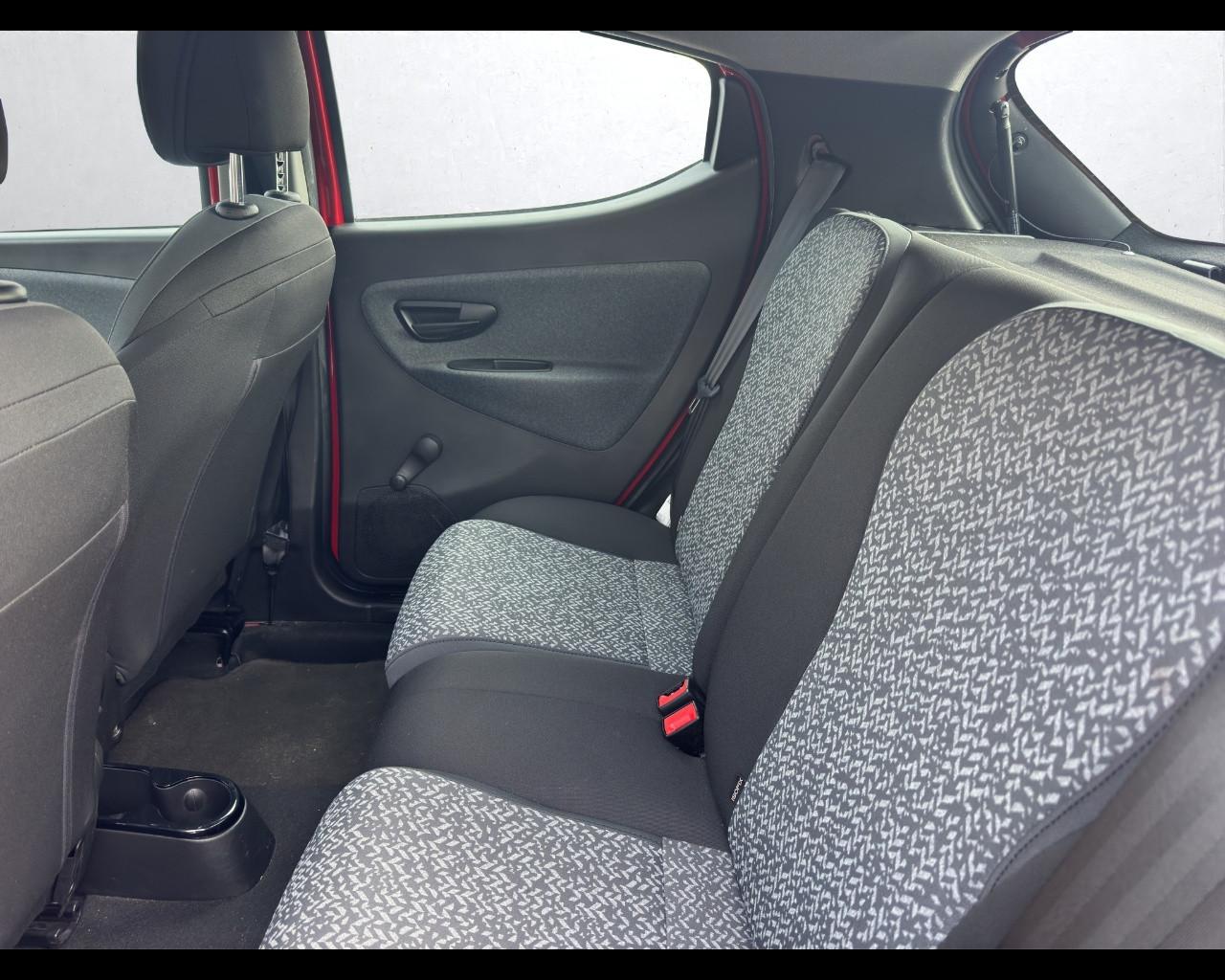 LANCIA Ypsilon 3ª serie - Ypsilon 1.0 FireFly 5 porte S&S Hybrid Ecochic Silver