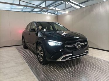 MERCEDES-BENZ GLA 180 Automatic Progressive Advanced