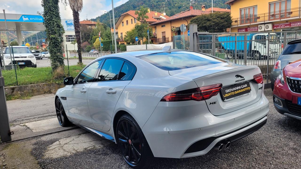 Jaguar XE 2.0 D 204 CV AWD 4X4 Dynamic Black
