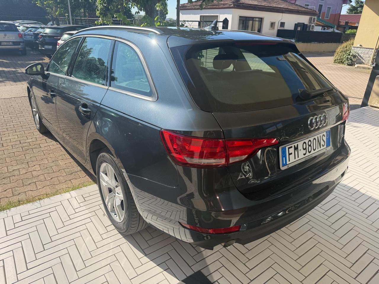 Audi A4 Avant 2.0 TDI 122 CV Business