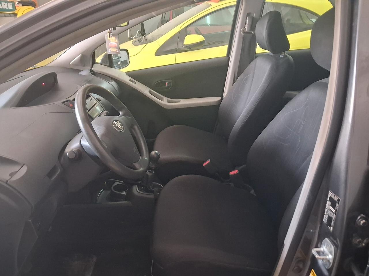 Toyota Yaris 1.0 ben 2009 unico prop