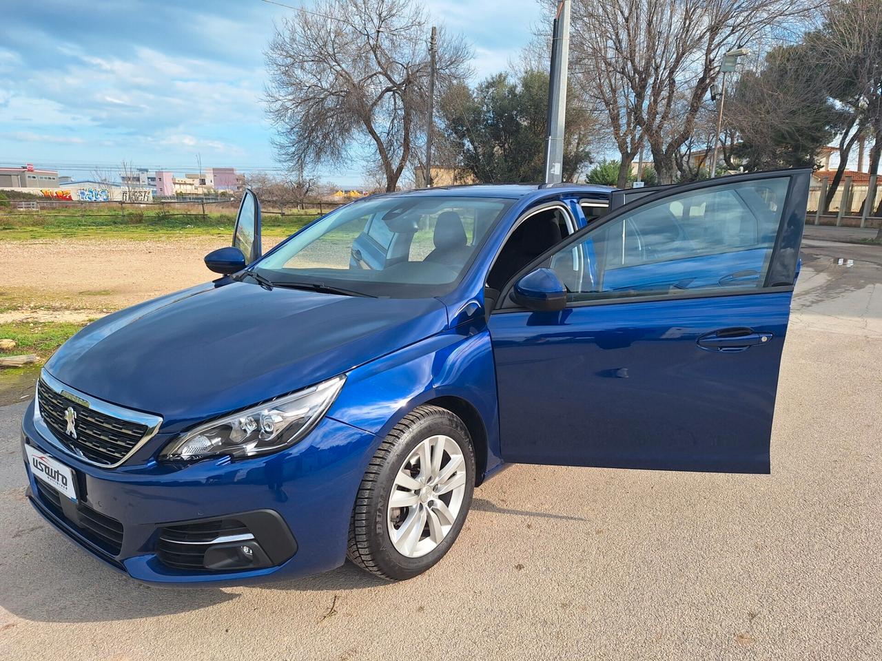 Peugeot 308 1.5 HDi 130 EAT8 SW Business 2018 NAVI