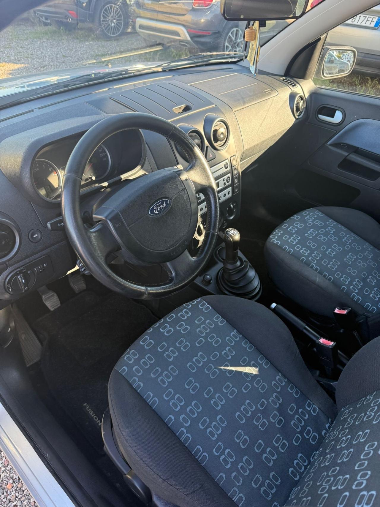 Ford Fusion 1.4 16V 5p. Leather