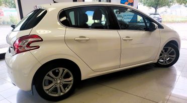 Peugeot 208 PureTech 82 5 porte Allure- PERFETTA IN OGNI DETTAGLIO